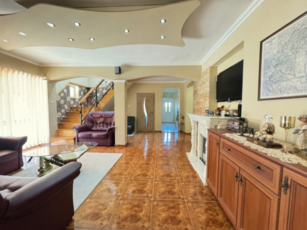 Gerla, Békéscsaba - eladó családi ház wellnessel, 230 m²