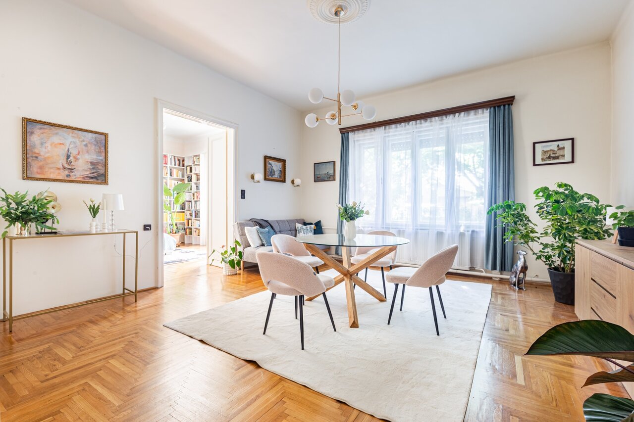 Eladó villa Pestszentlőrincen - 300 m², 1400 m² telek