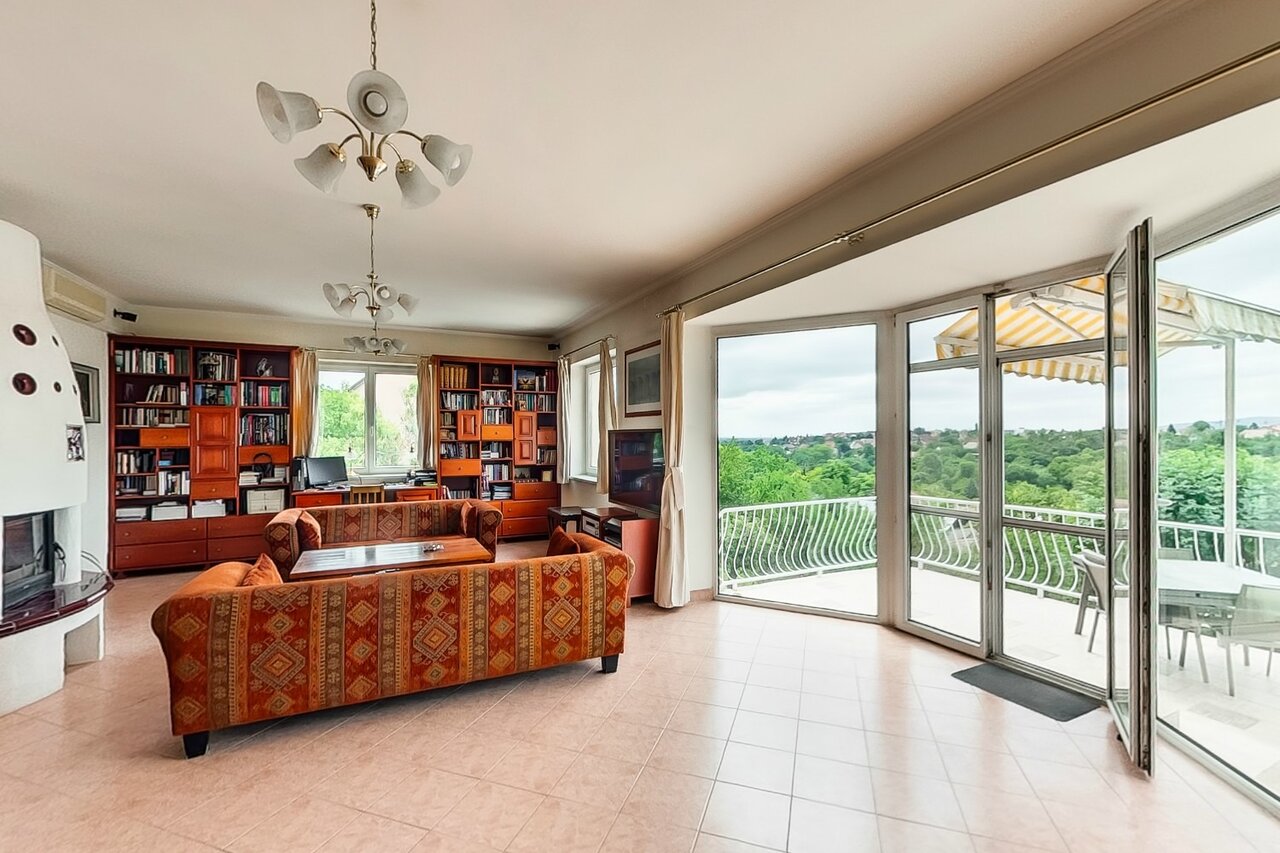 Szentendre, Izbég - Eladó panorámás családi ház | 235 m²